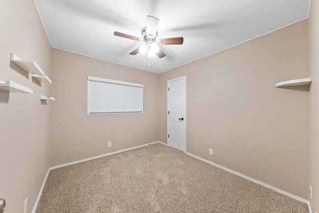 Building Photo - 219 Coriander Bend