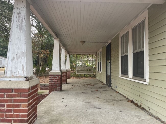 Building Photo - 2 Bed, 1 Bath House