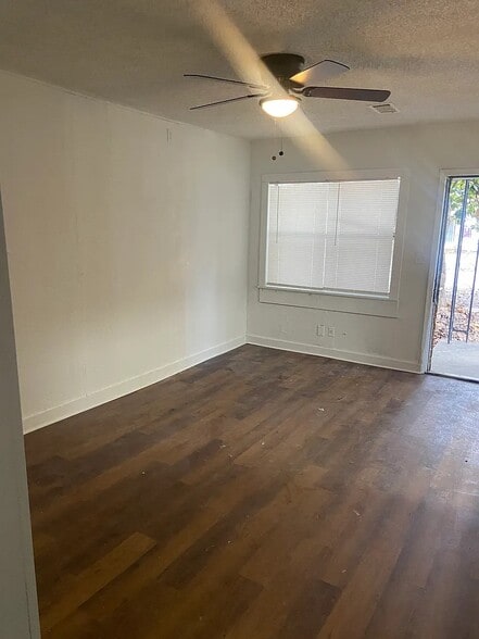 Building Photo - 1610 Hearn St