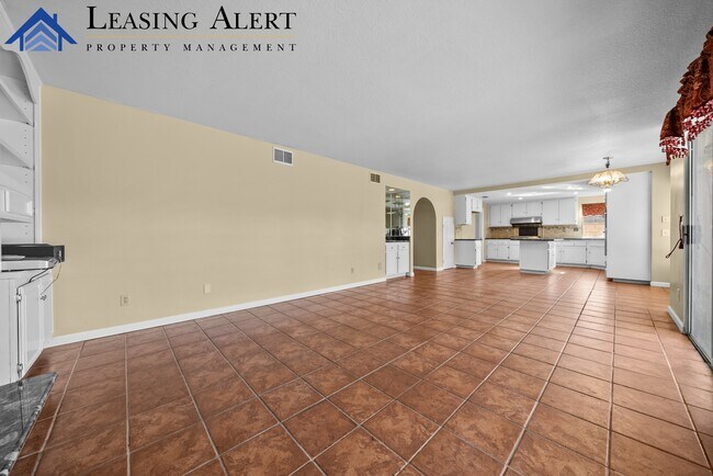 Building Photo - 28801 Shadow Valley Ln