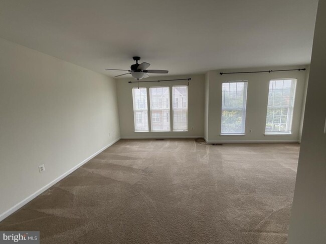 Building Photo - 117 Leather Fern Way