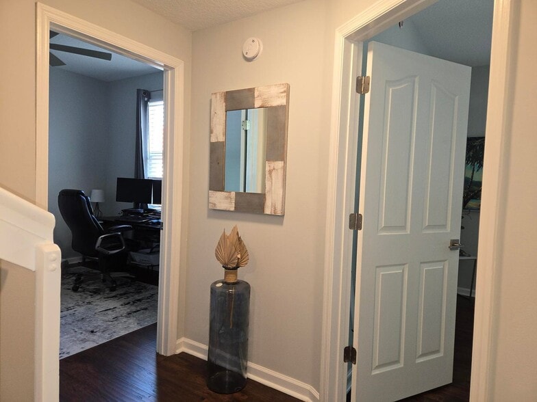 Building Photo - 2024 Alta Meadows Ln