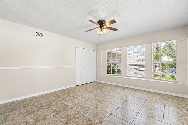Building Photo - 2411 Parsons Pond Cir