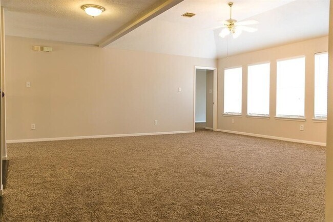 Building Photo - 15411 Seminole Canyon Dr