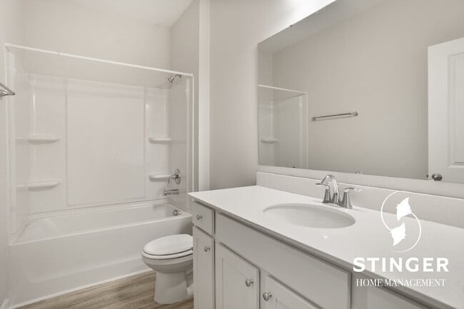 Building Photo - 585 Dreher Dr