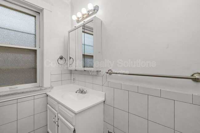 Building Photo - 5223 Bancroft Ave