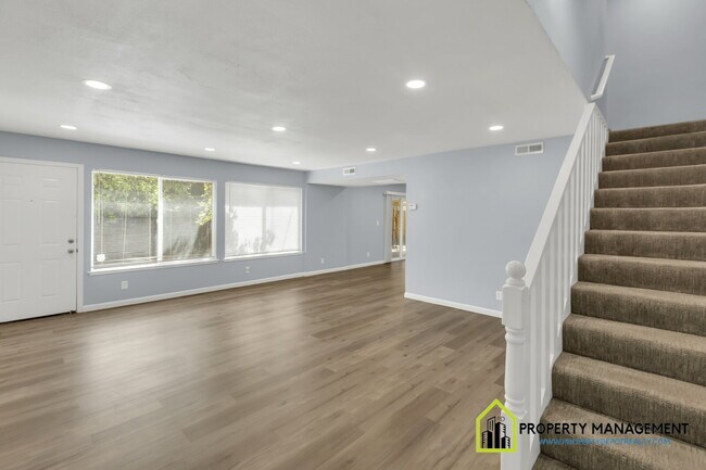 Building Photo - Charming 3-Bed Oasis with 2 Full Baths in Sacramento's Serene Pocket Neighborhood