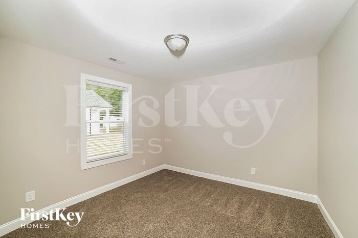 Building Photo - 131 Fir Dr
