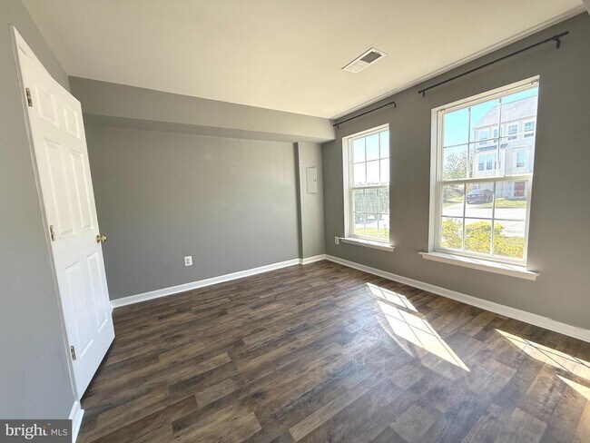 Building Photo - 26 Scholarship Ln