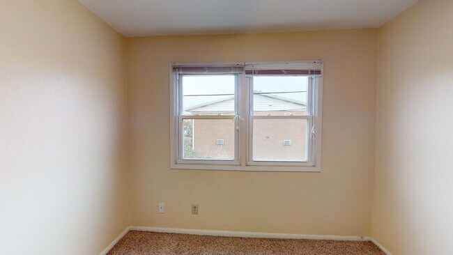 Building Photo - 1820 A Ave NE