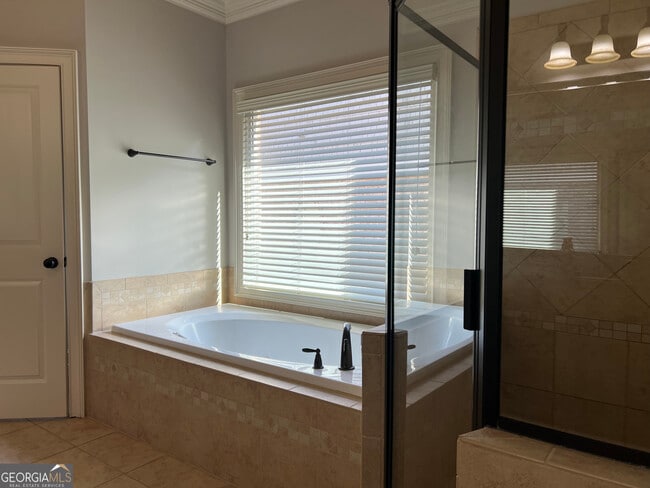 Building Photo - 7955 Magnolia Square