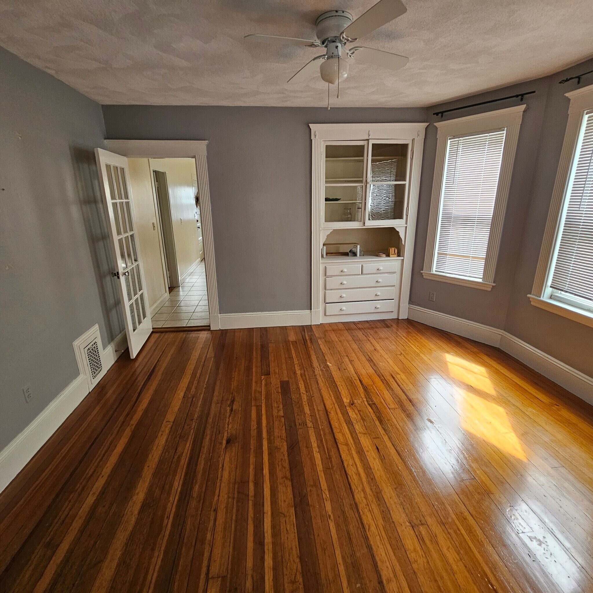 Building Photo - 55 Montfern Ave