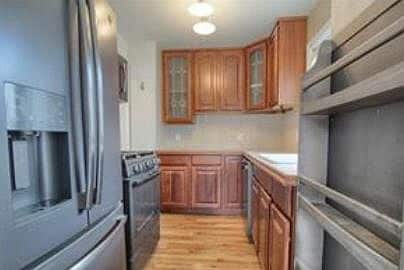 Building Photo - 14821 Russell Ave