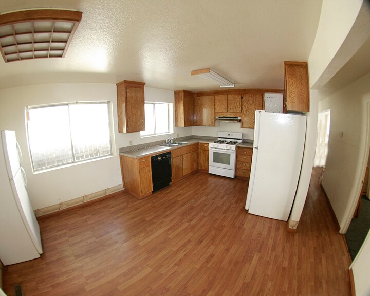 Shared Kitchen - 164 S 10th St