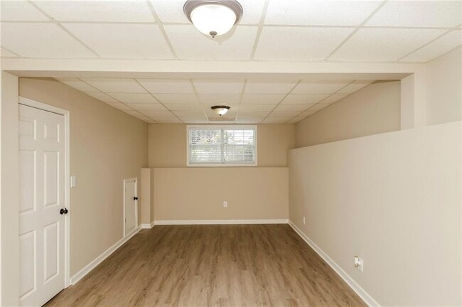 Building Photo - 37 Ridgefield Dr