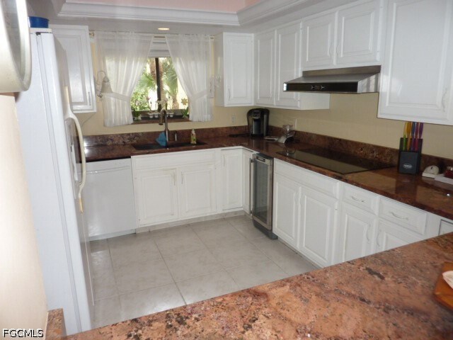Building Photo - 4821 S Landings Dr
