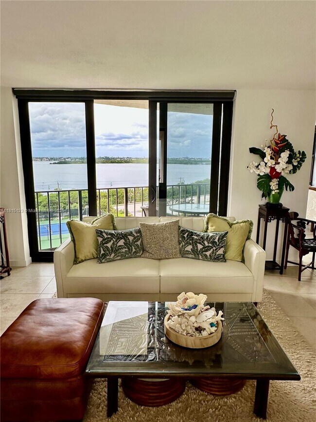 Building Photo - 5420 N Ocean Dr