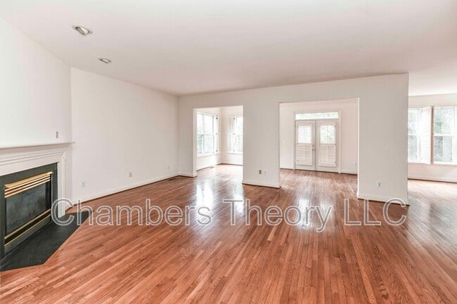 Building Photo - 3105 White Daisy Pl