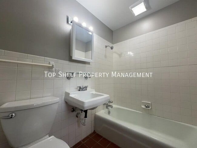 Building Photo - 6103 Dagle Dr