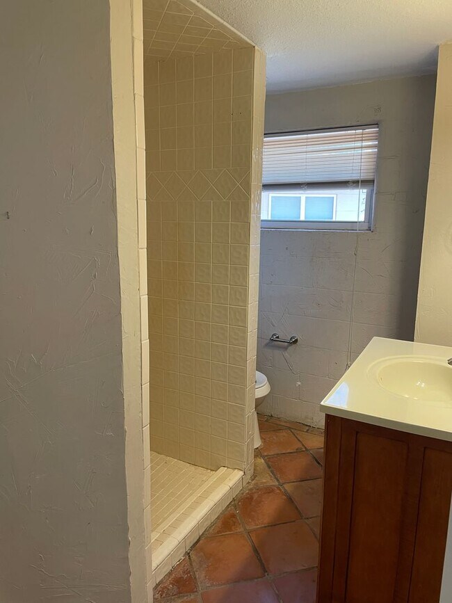 Building Photo - Pre-Leasing for July!