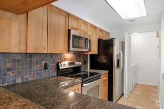 Building Photo - 3022 Alcazar Pl