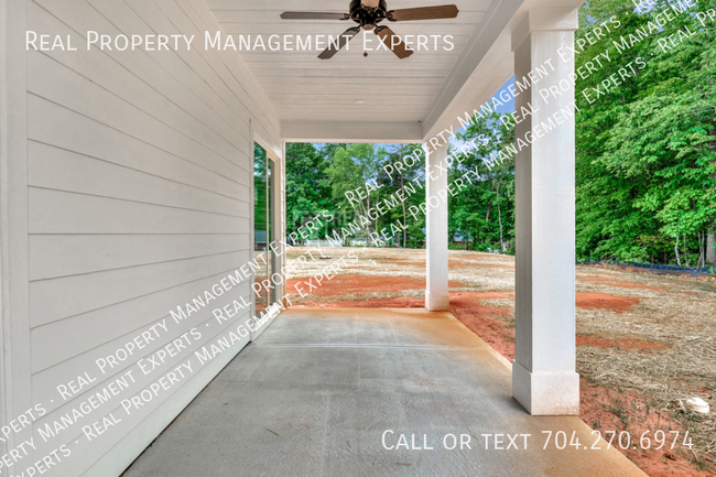 Building Photo - Beautiful 4 Bed 3 Bath Home Near LKN-  Inc...