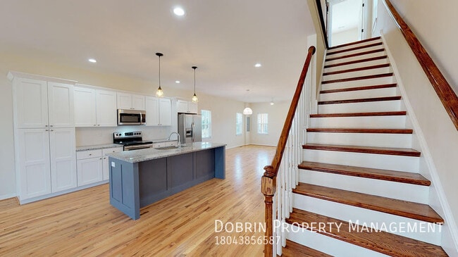 Building Photo - Amazing New Construction in Byrd Park