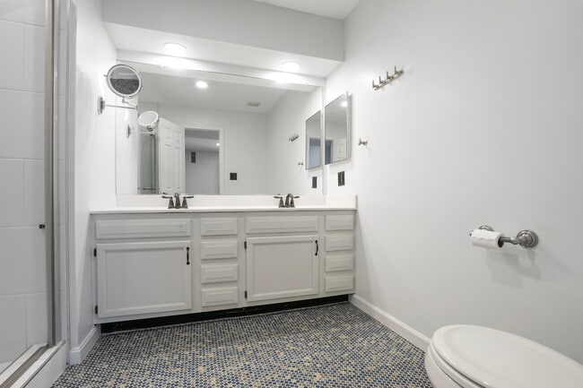 Building Photo - 7503 Ashby Ln