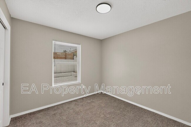 Building Photo - 5748 Pinon Flats Rd NW