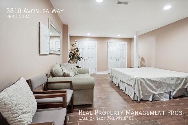 Building Photo - Gated Community, 10 Acres