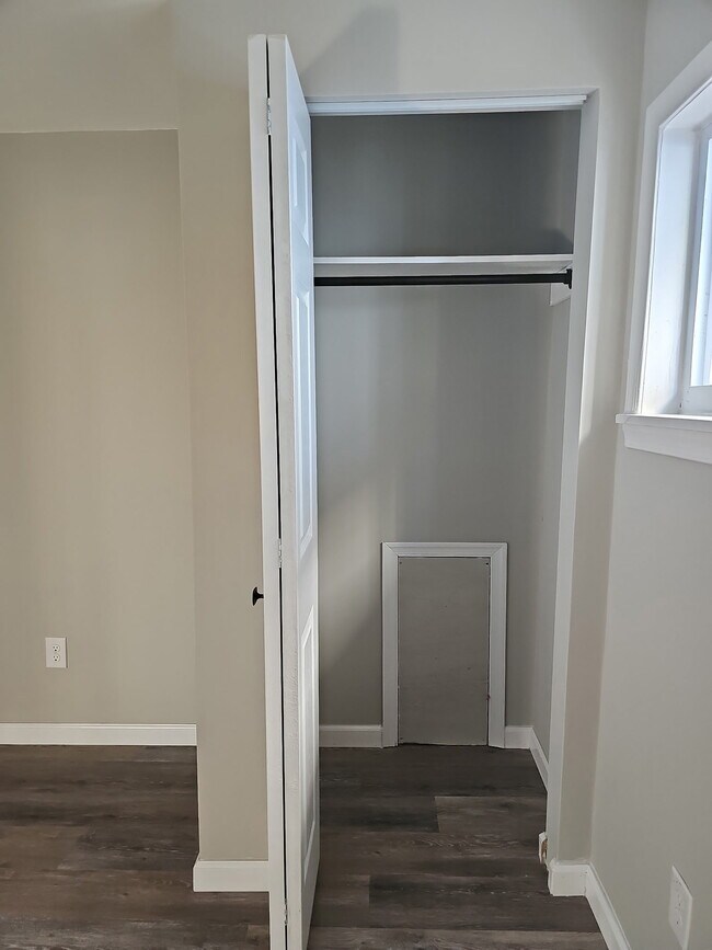 Building Photo - 700 N Harrisburg Ave