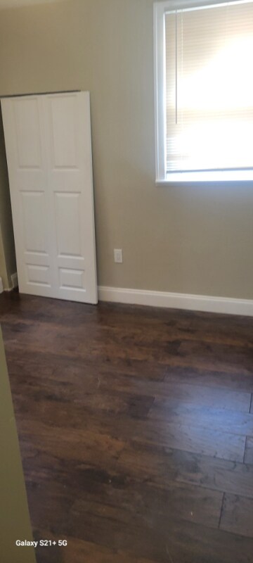 Building Photo - 207 W Laveer St