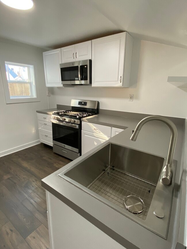 Kitchen - 29 E Pomfret St