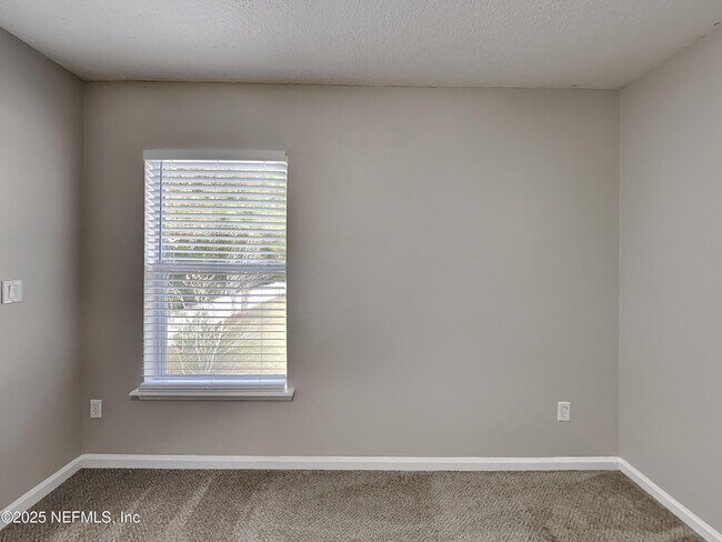 Building Photo - 10818 Birchard Ln