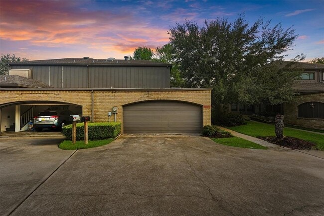 Primary Photo - 18118 Lakeside Ln