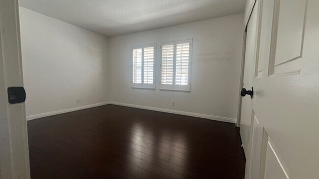 Building Photo - Elegant House in Playa Del ray