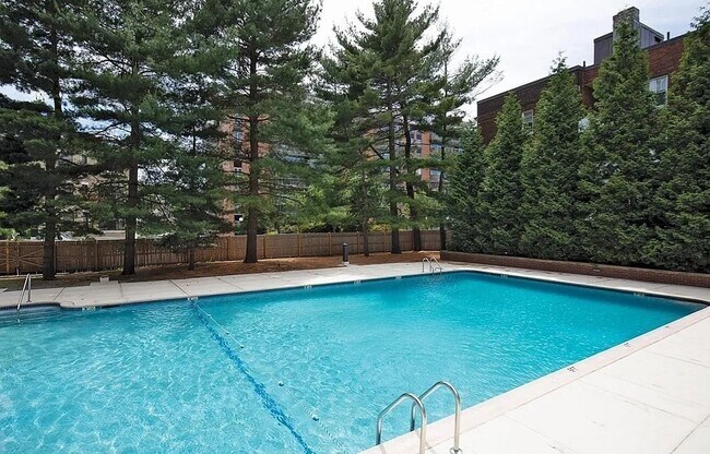 Building Photo - 60 Longwood Ave