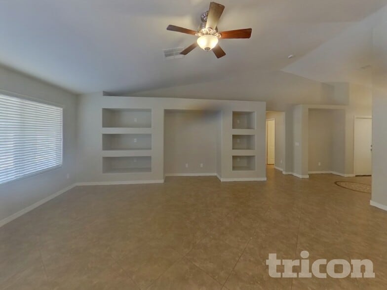 Building Photo - 43368 Palmen Dr