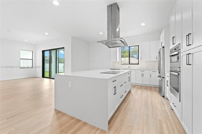 Building Photo - 1450 SW 23rd St