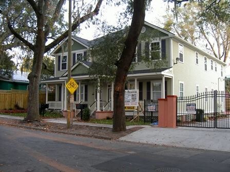 Building Photo - 406 E 38th St