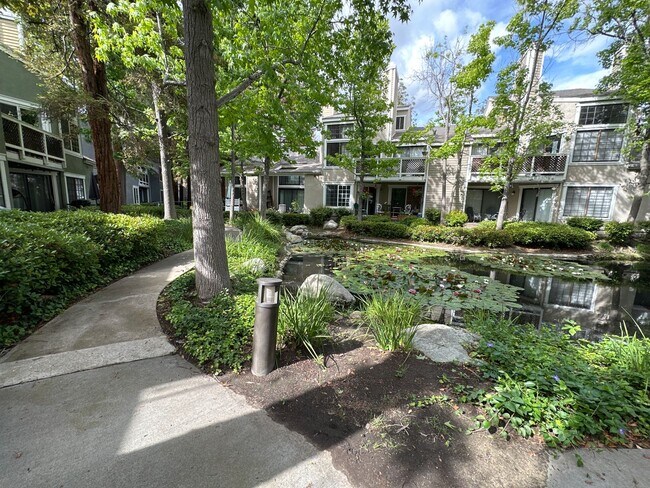 Building Photo - Morningside on the Lake Downstairs 1 Bedroom 1 Bath