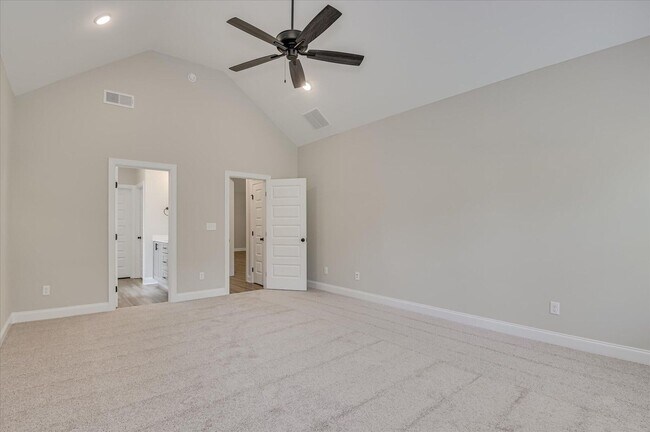 Building Photo - 136 Tanager Ln
