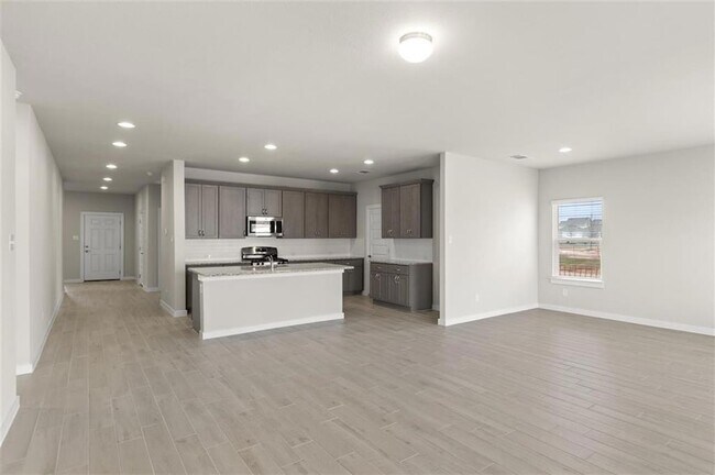 Building Photo - 195 Hortus Dr