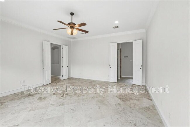 Building Photo - 129 Acorn Ln