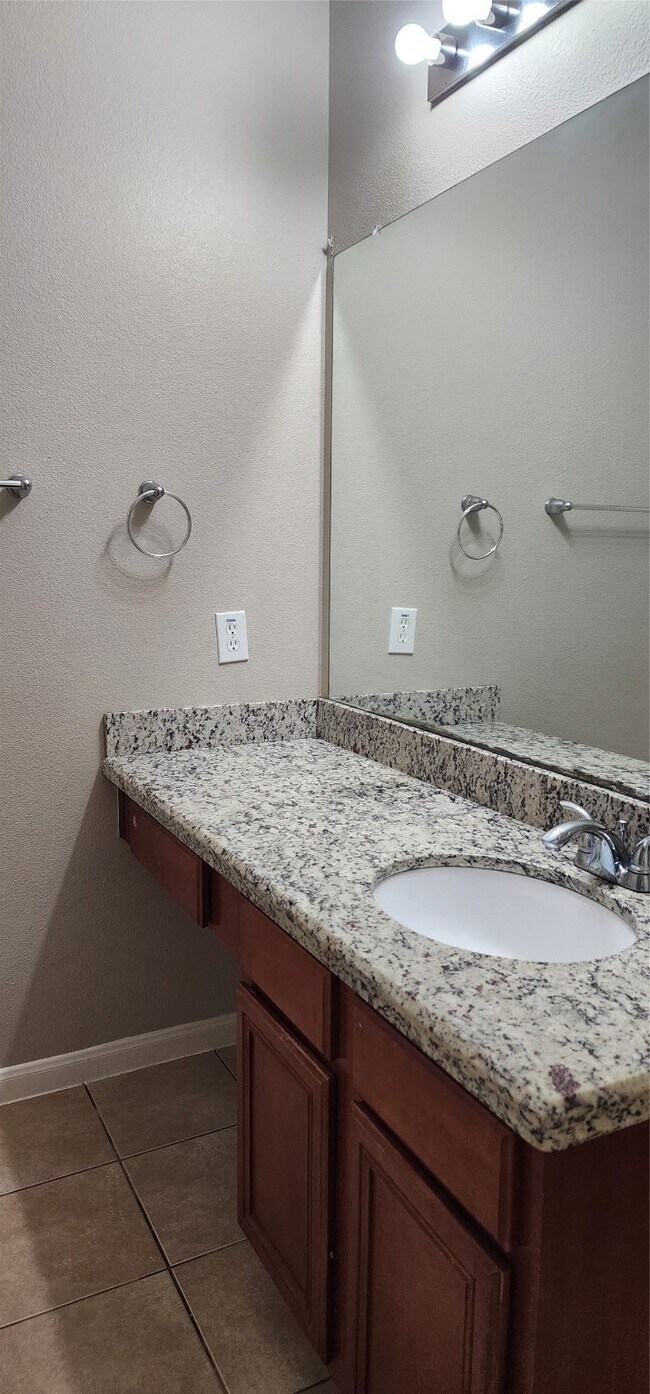 Building Photo - 22907 Lily Creek Dr