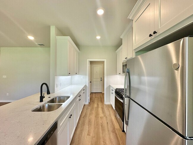 Building Photo - Tour Today! New Construction 4 Bed 2 Bath Triplex!