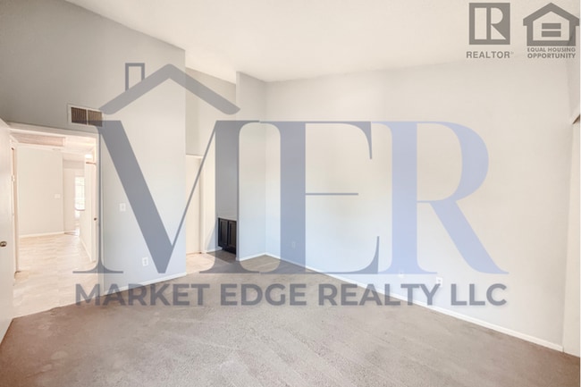 Building Photo - 2Bed/1Bath Condo at Peoria/53rd Ave! Ready...