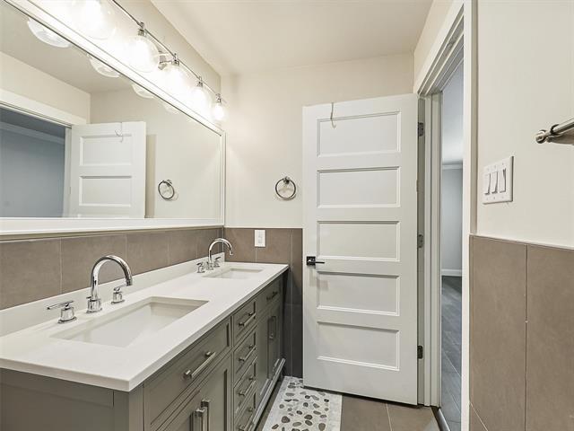 Building Photo - 1606 Blake Dr