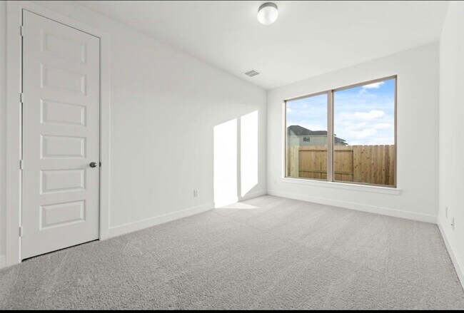 Building Photo - 8706 Gleaming Vlg Wy