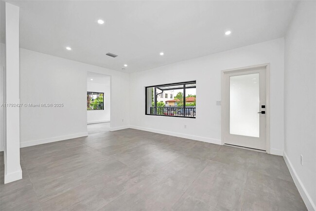 Building Photo - 1854 SW 17th St